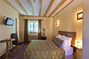 Отель Hotel-restaurant Les Caudalies  Арбуа